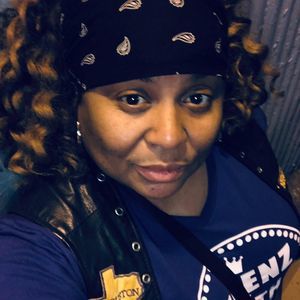 Meet your Posher, Laveta